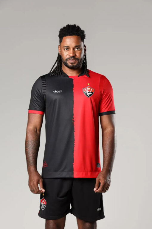 Camisa Plus Copa Do Nordeste 2025 Vitória Masculino Vermelho e Preto Volt